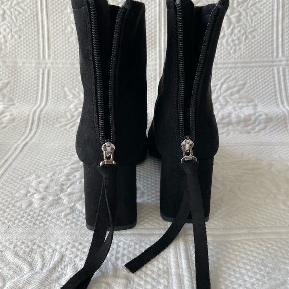 Delicious Faux Suede Square Toe Block Heel Ankle Boots Black 5.5 - Picture 10 of 13